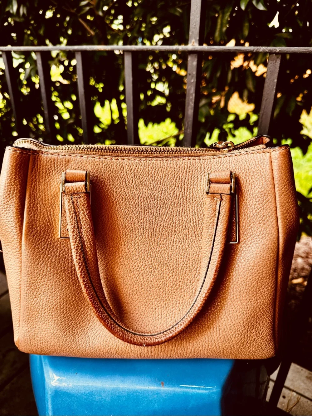 Kate Spade ♠️ Pebbled Tan Satchel👜 with Tassel, and gold details